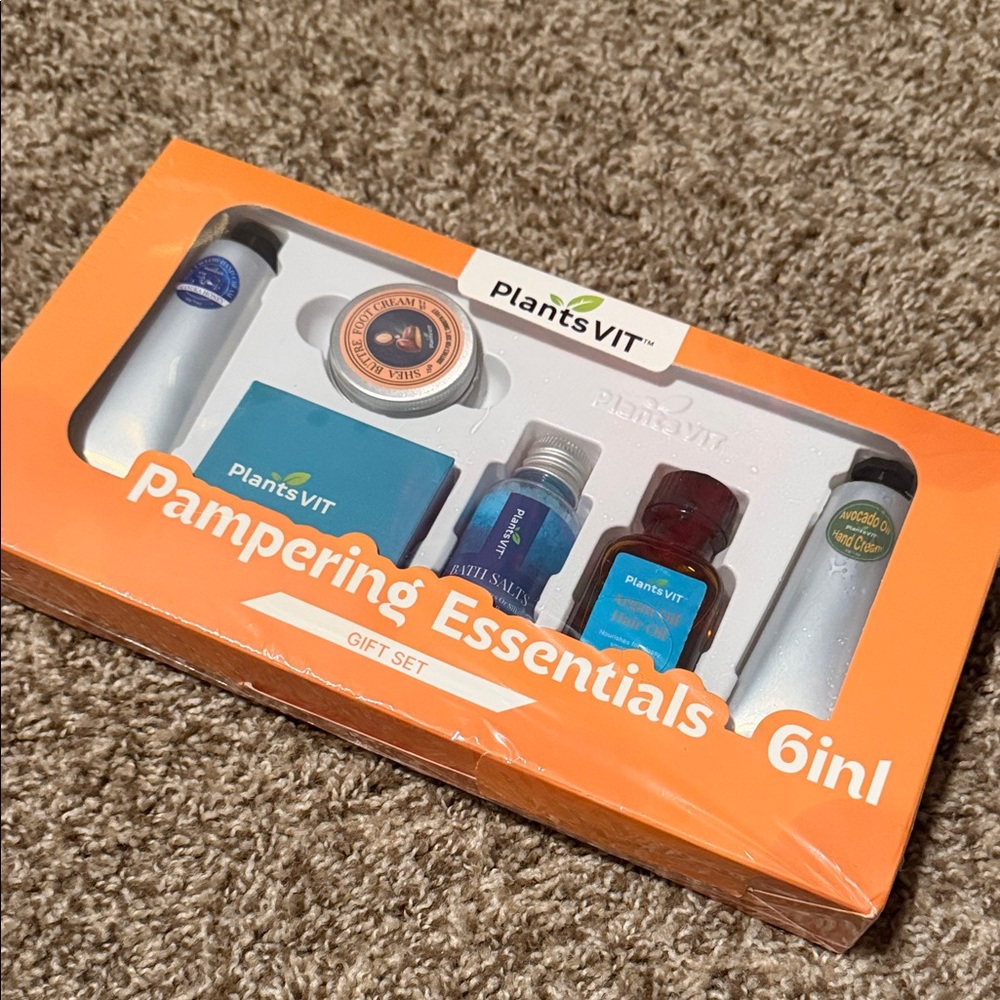 Plants VIT Pampering Essentials 6-in-1 Gift Set - NWOT
